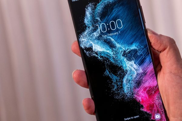 Ticari Kargaşa Telefon Talebini Vurabilir